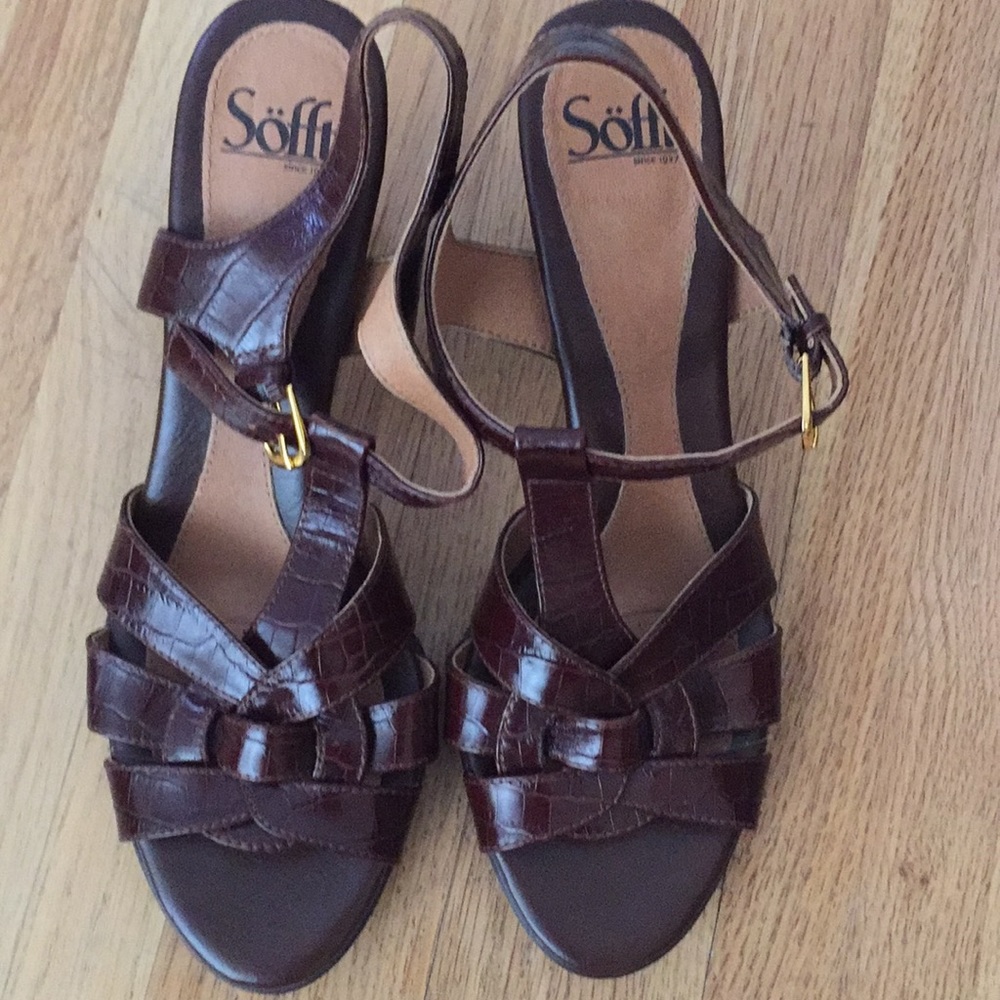 Sofft Brown heeled sandals, never worn, size 10.